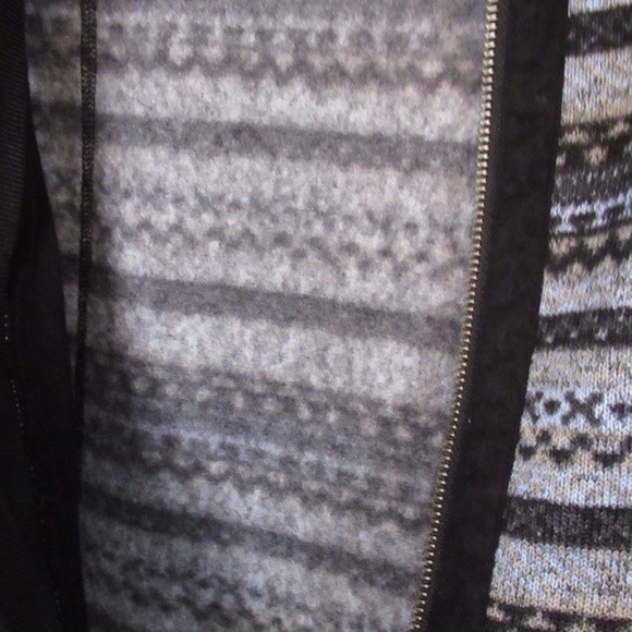 Wooly Bully Pattern Vest - Picture 3 of 4